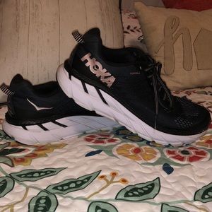 Hoka one one Clifton 6 running shoe